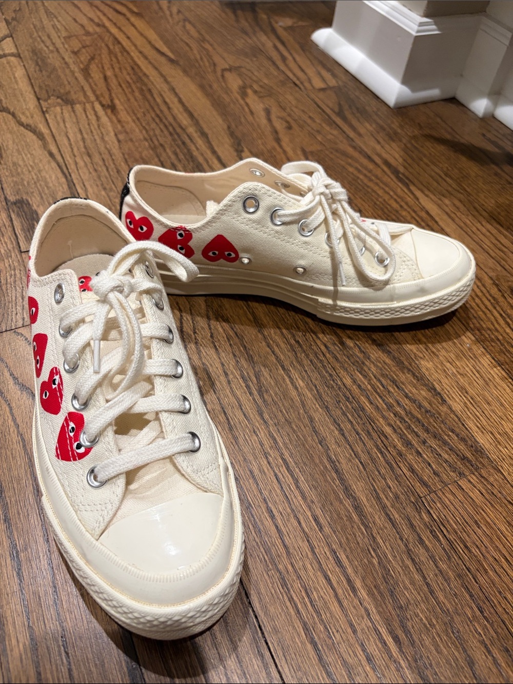 Converse Cream Low-Top Sneakers with Red Heart Graphics